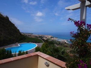 balcony to pool